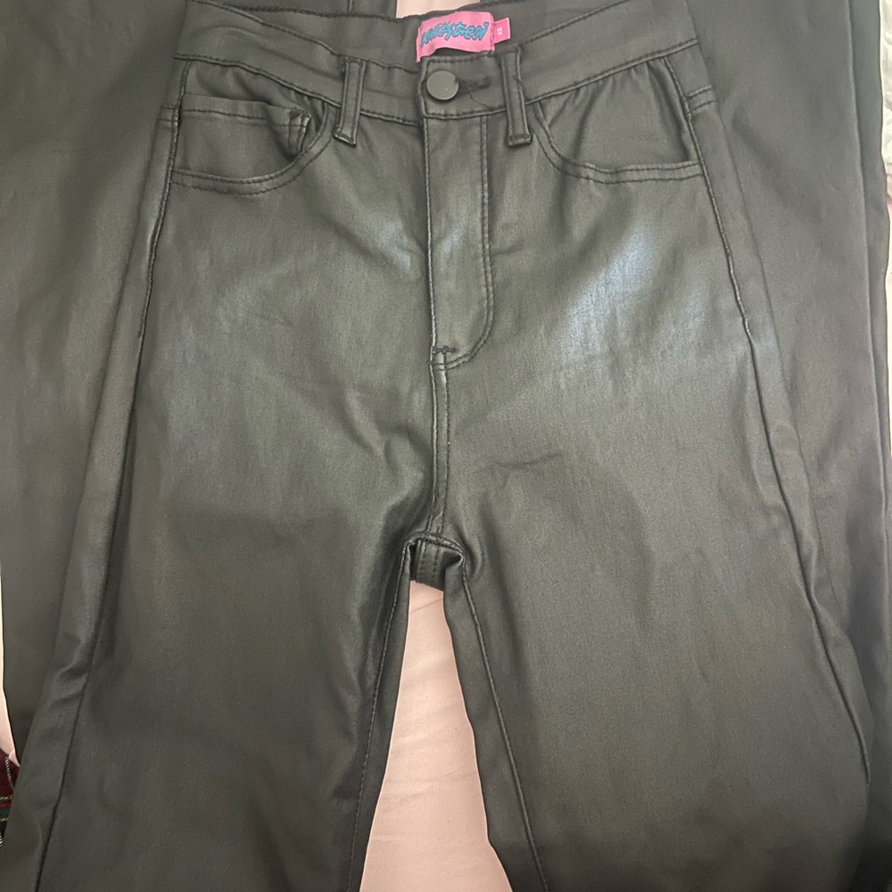 Edikted Black Jeggings with Stretch Fit